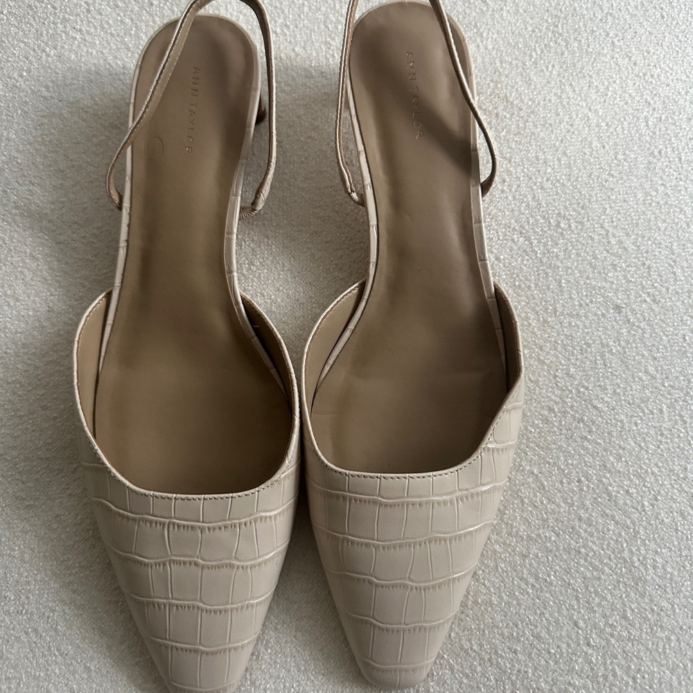 Ann Taylor Slingback kitten heels
